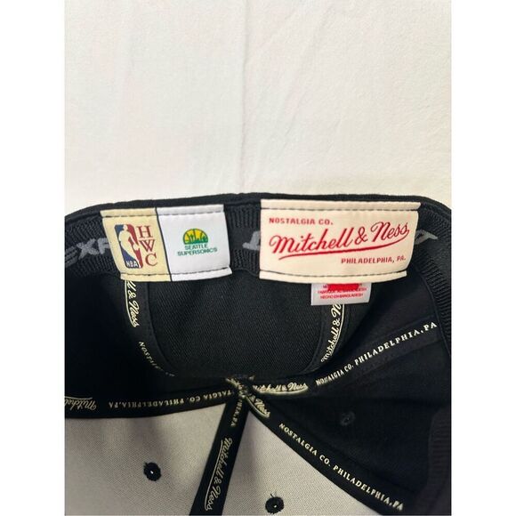 Mitchell & Ness Seattle SuperSonic NBA Black embroidered fitted hat, size S/M - Picture 3 of 6